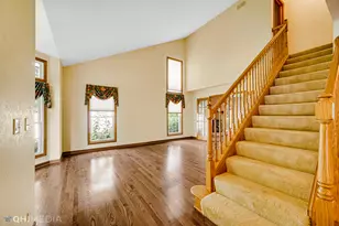 1341 E Thacker St, Schaumburg, IL 60173 - Photo 5