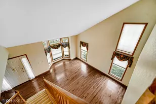 1341 E Thacker St, Schaumburg, IL 60173 - Photo 17