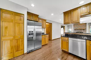 1341 E Thacker St, Schaumburg, IL 60173 - Photo 11