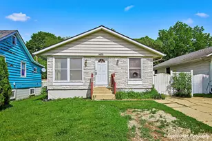 1429 N Pleasant Dr, Round Lake Beach, IL 60073 - Photo 1