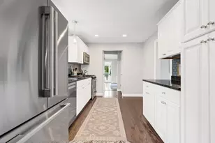 541 E Hickory St, Hinsdale, IL 60521 - Photo 17