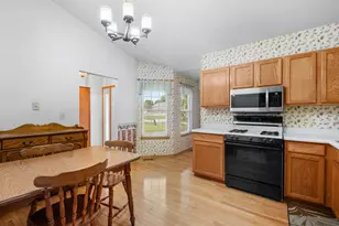 4548 Vista Dr, Island Lake, IL 60042 - Photo 5
