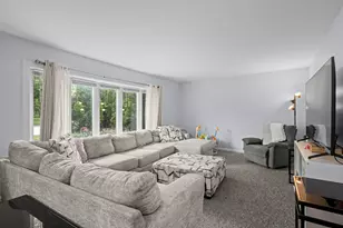 815 E Hintz Rd, Arlington Heights, IL 60004 - Photo 3