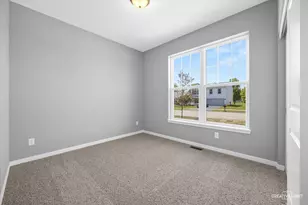 318 N Charles St, Cortland, IL 60112 - Photo 13