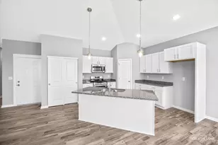 318 N Charles St, Cortland, IL 60112 - Photo 9