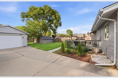 706 Hillside Drive, Streamwood, IL 60107 - Photo 15