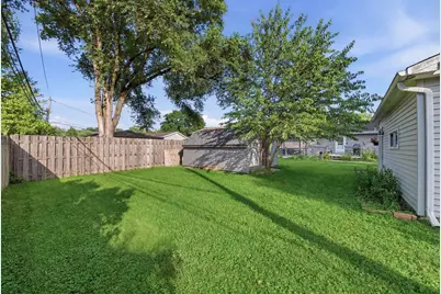 706 Hillside Drive, Streamwood, IL 60107 - Photo 17