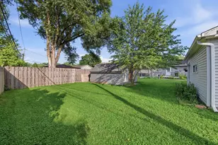 706 Hillside Dr, Streamwood, IL 60107 - Photo 17