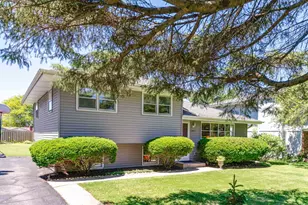 1407 Washington St, Lake in the Hills, IL 60156 - Photo 3