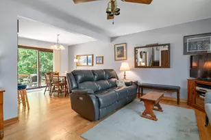 1407 Washington St, Lake in the Hills, IL 60156 - Photo 5