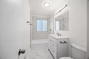 1615 W Greenleaf Ave, Chicago, IL 60626 - Photo 11