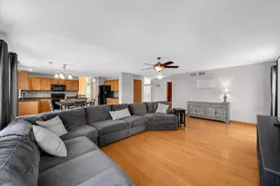 16548 Dorchester Pl, Lockport, IL 60441 - Photo 9