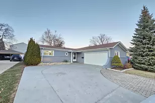 770 Cordial Dr, Des Plaines, IL 60018 - Photo 1