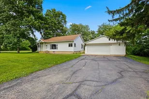 3S103 S Raddant Rd, Batavia, IL 60510 - Photo 3
