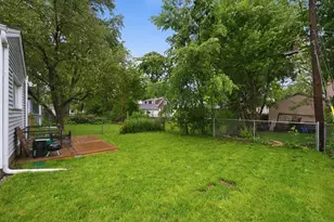 525 Sunset Dr, Elgin, IL 60123 - Photo 21