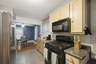 525 Sunset Dr, Elgin, IL 60123 - Photo 7