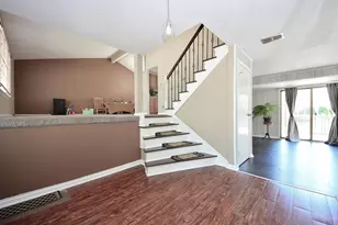 1413 N Burning Bush Ln, Mount Prospect, IL 60056 - Photo 3