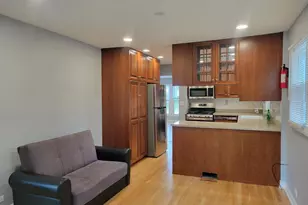 1001 E Callero Cir, Mount Prospect, IL 60056 - Photo 5