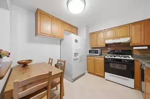 670 Marilyn Ave, Glendale Heights, IL 60139 - Photo 7