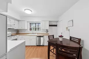 111 W Brandon Ct, Palatine, IL 60067 - Photo 11