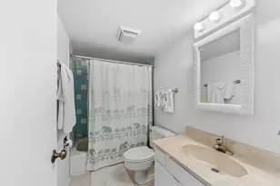 111 W Brandon Ct, Palatine, IL 60067 - Photo 11