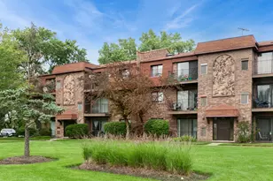 111 W Brandon Ct, Palatine, IL 60067 - Photo 3