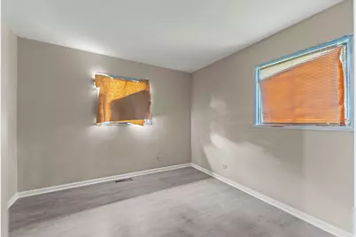 172 W 158th Street, Harvey, IL 60426 - Photo 9