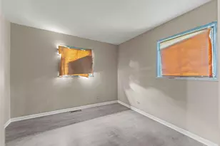 172 W 158th St, Harvey, IL 60426 - Photo 9