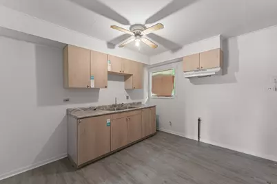172 W 158th Street, Harvey, IL 60426 - Photo 5