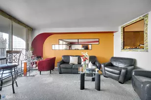 300 N State St, Chicago, IL 60654 - Photo 5