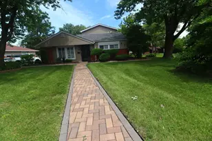 338 Mohawk St, Park Forest, IL 60466 - Photo 3