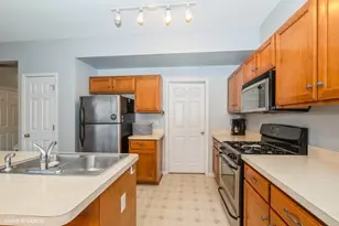 16743 Winding Creek Rd, Plainfield, IL 60586 - Photo 7