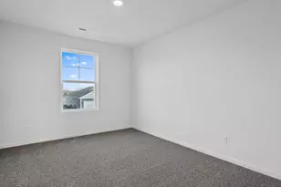 2017 Winterberry Trl, Wonder Lake, IL 60097 - Photo 13