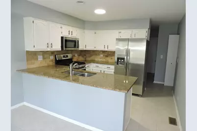 121 Hampton Avenue, Westmont, IL 60559 - Photo 9