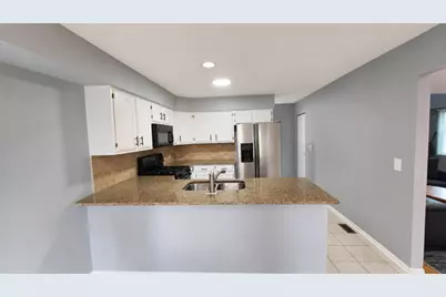 121 Hampton Avenue, Westmont, IL 60559 - Photo 7