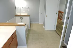 121 Hampton Ave, Westmont, IL 60559 - Photo 17