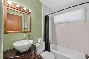 207 River Dr, Dekalb, IL 60115 - Photo 3