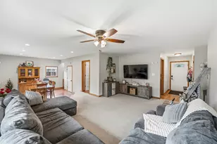 927 E Sayles Dr, Palatine, IL 60074 - Photo 3