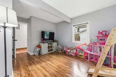 927 E Sayles Drive, Palatine, IL 60074 - Photo 11