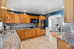 2405 Sarah St, Franklin Park, IL 60131 - Photo 13
