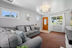 2405 Sarah St, Franklin Park, IL 60131 - Photo 5
