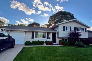134 S Salem Dr, Schaumburg, IL 60193 - Photo 1