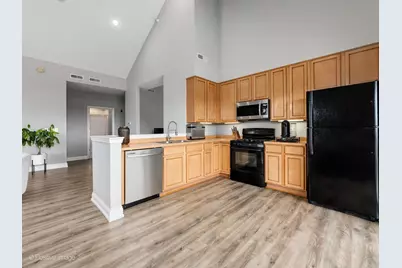 8300 Concord Drive #607, Morton Grove, IL 60053 - Photo 7