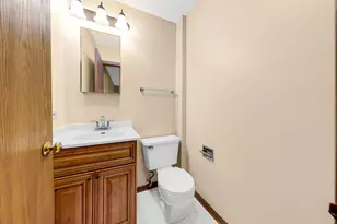 265 Yorkshire Ct, Gurnee, IL 60031 - Photo 13