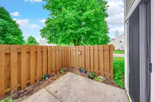 265 Yorkshire Ct, Gurnee, IL 60031 - Photo 23