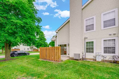 265 Yorkshire Court, Gurnee, IL 60031 - Photo 25