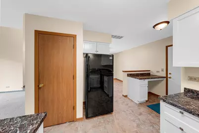 265 Yorkshire Court, Gurnee, IL 60031 - Photo 17