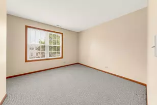 265 Yorkshire Ct, Gurnee, IL 60031 - Photo 9