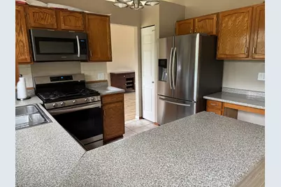 2404 Kenmore Court, Schaumburg, IL 60193 - Photo 9