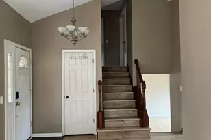 2404 Kenmore Ct, Schaumburg, IL 60193 - Photo 5
